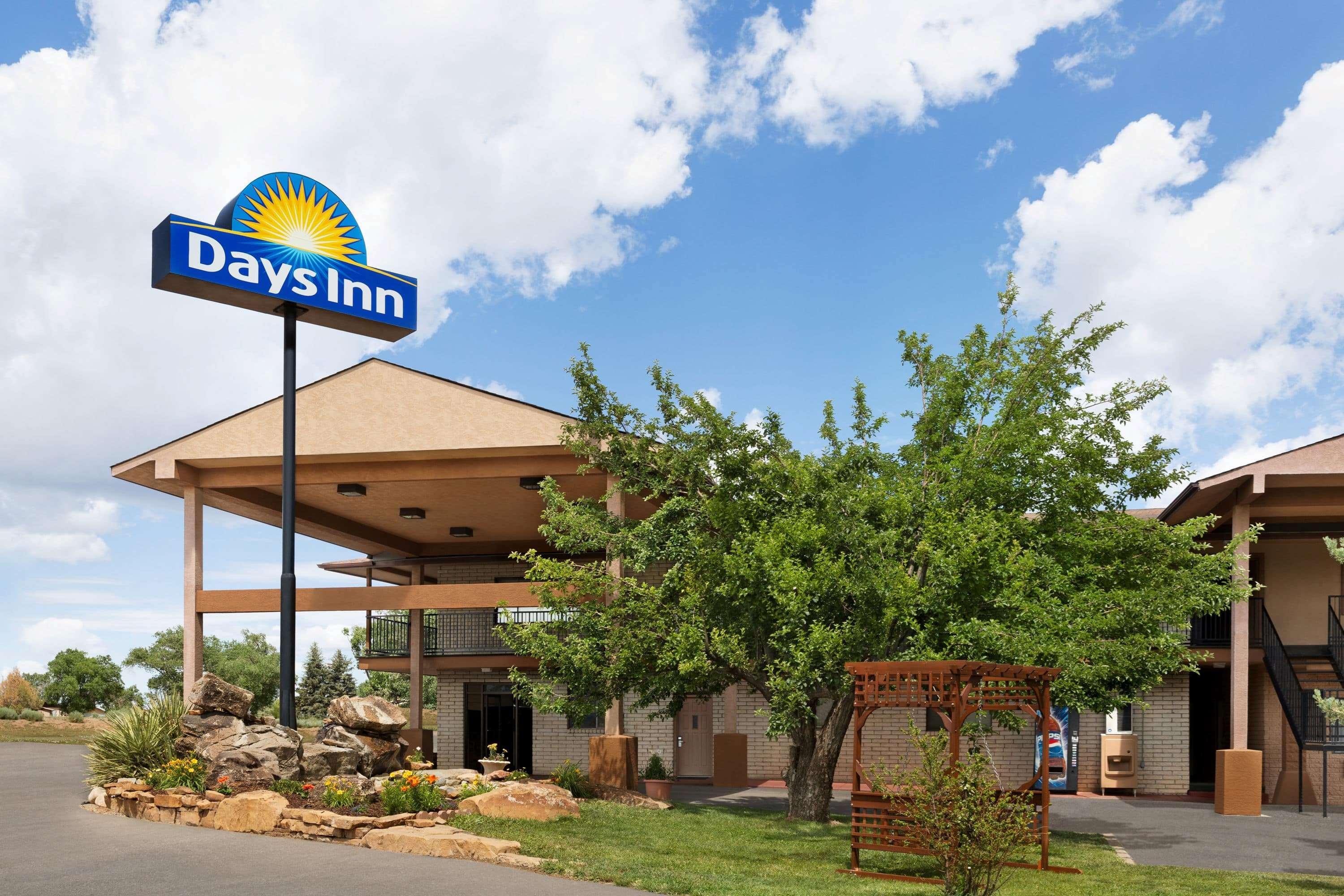 Days Inn By Wyndham Cortez Eksteriør billede