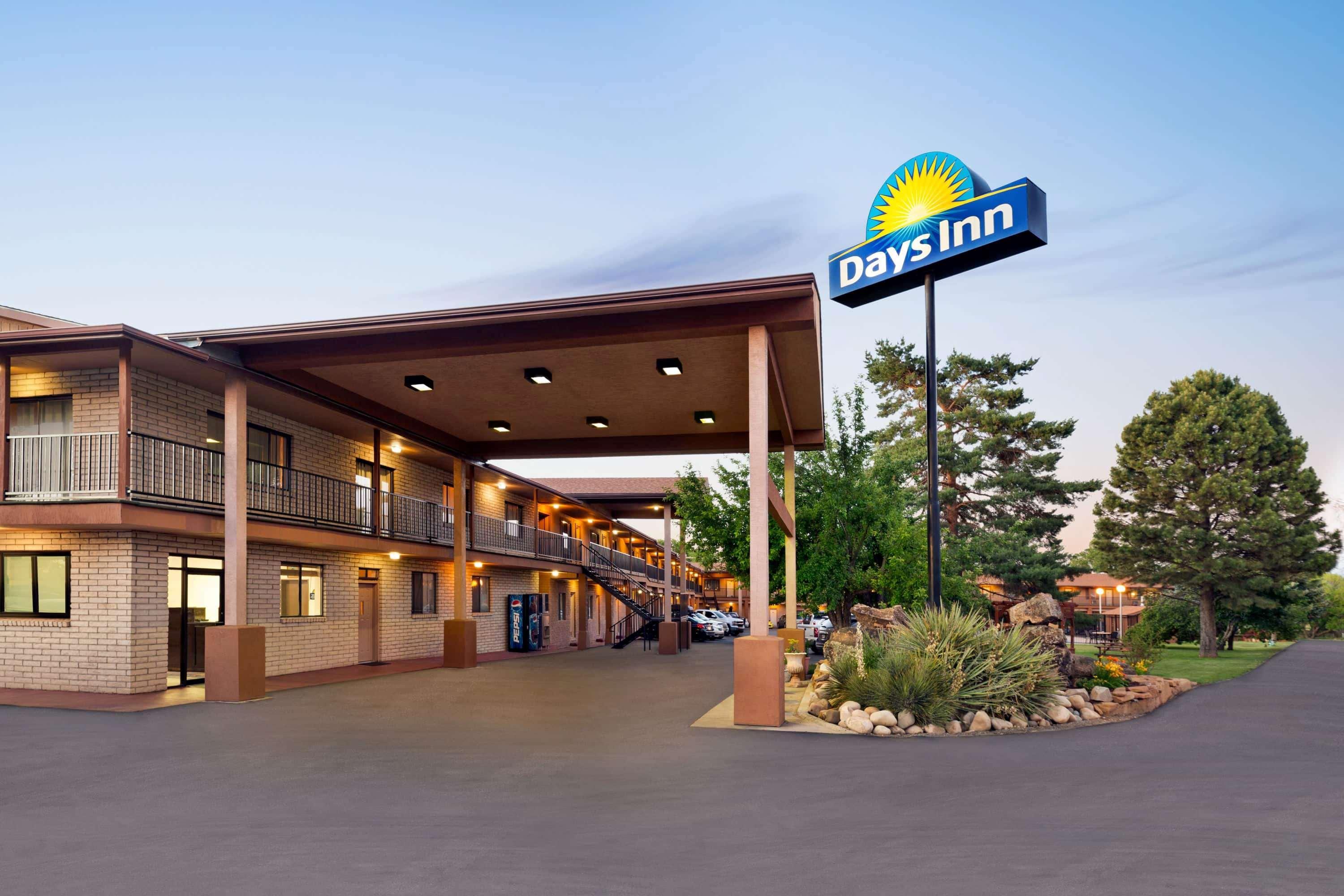 Days Inn By Wyndham Cortez Eksteriør billede